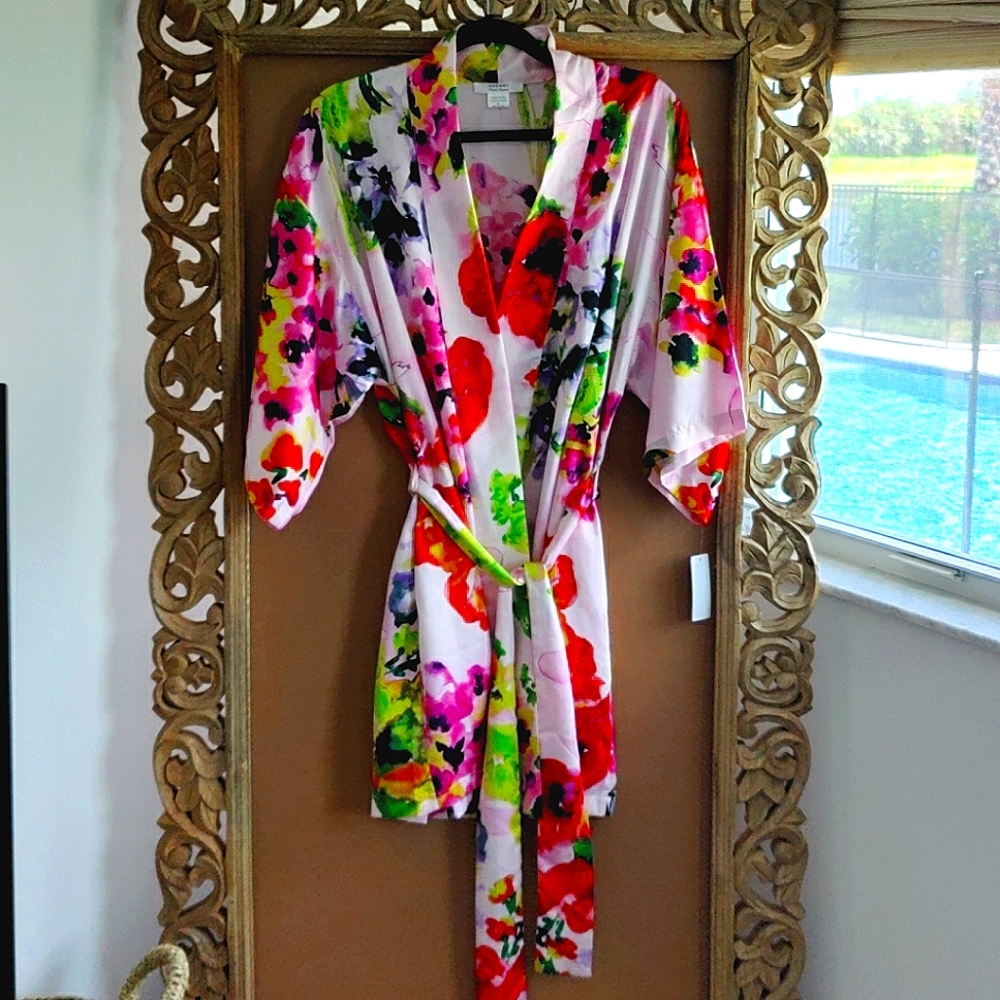 Natori Private Luxuries Waterspring Medium Robe
